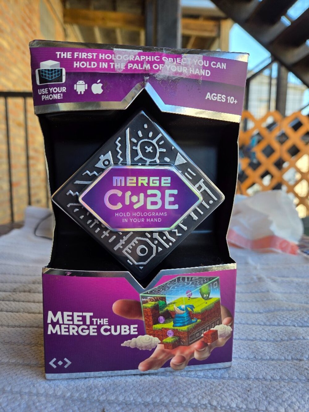 Merge Cube Hold Holograms in Your Hand Virtual Game Toy for IOS Android Tablet